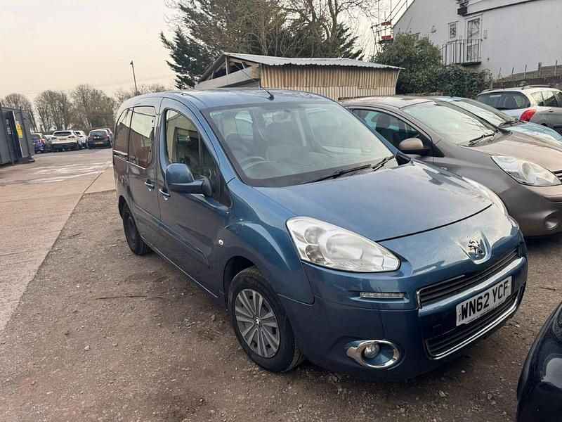Second-hand Peugeot TePee S 92 CP (67 kW) 2012 Albastru Monovolum