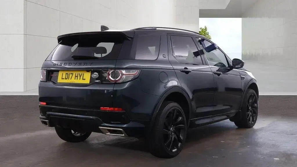 Used Land Rover Discovery Sport HSE Dynamic 180 HP (132 kW) 2017 Green SUV