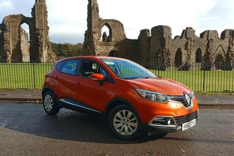 Orange Used 2013 Renault Captur Expression+ SUV | £3,999 (Good price) - Image 1/1