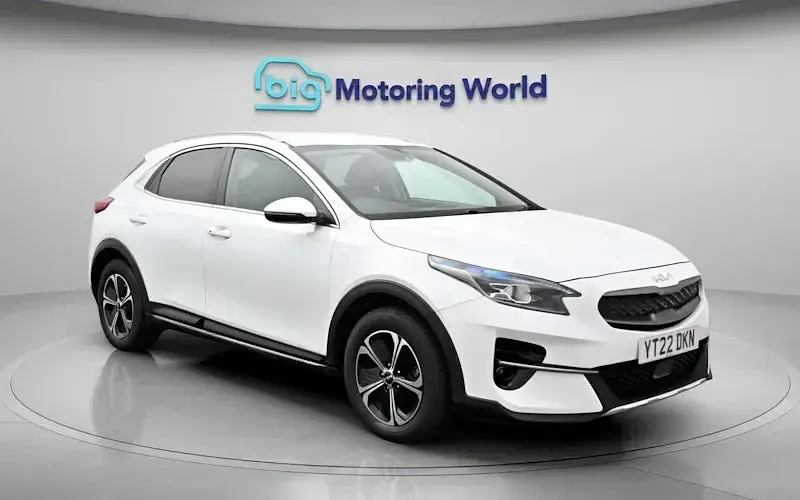 Usado Kia XCeed 141 HP (103 kW) 2022 Branco SUV