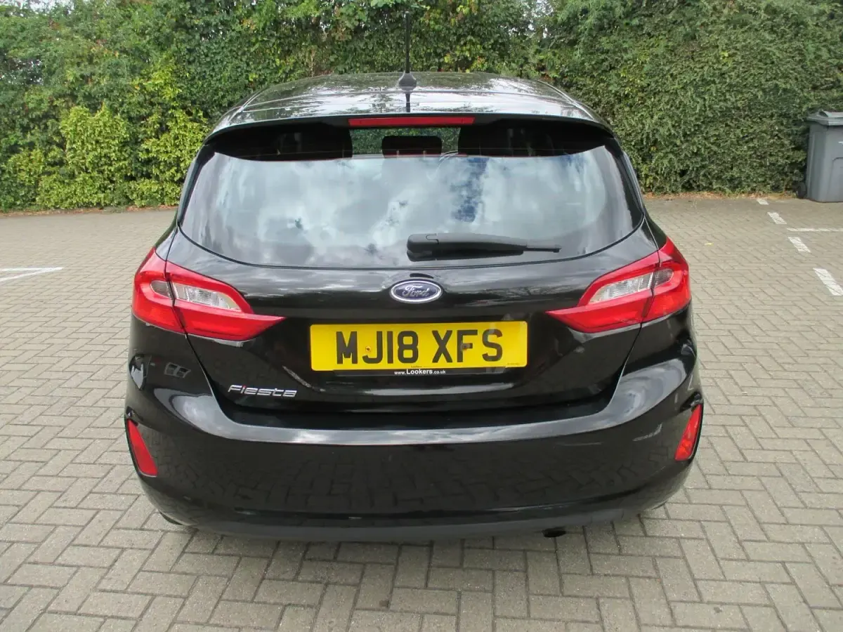 Used Ford Fiesta Zetec 83 HP (61 kW) 2018 Black Hatchback