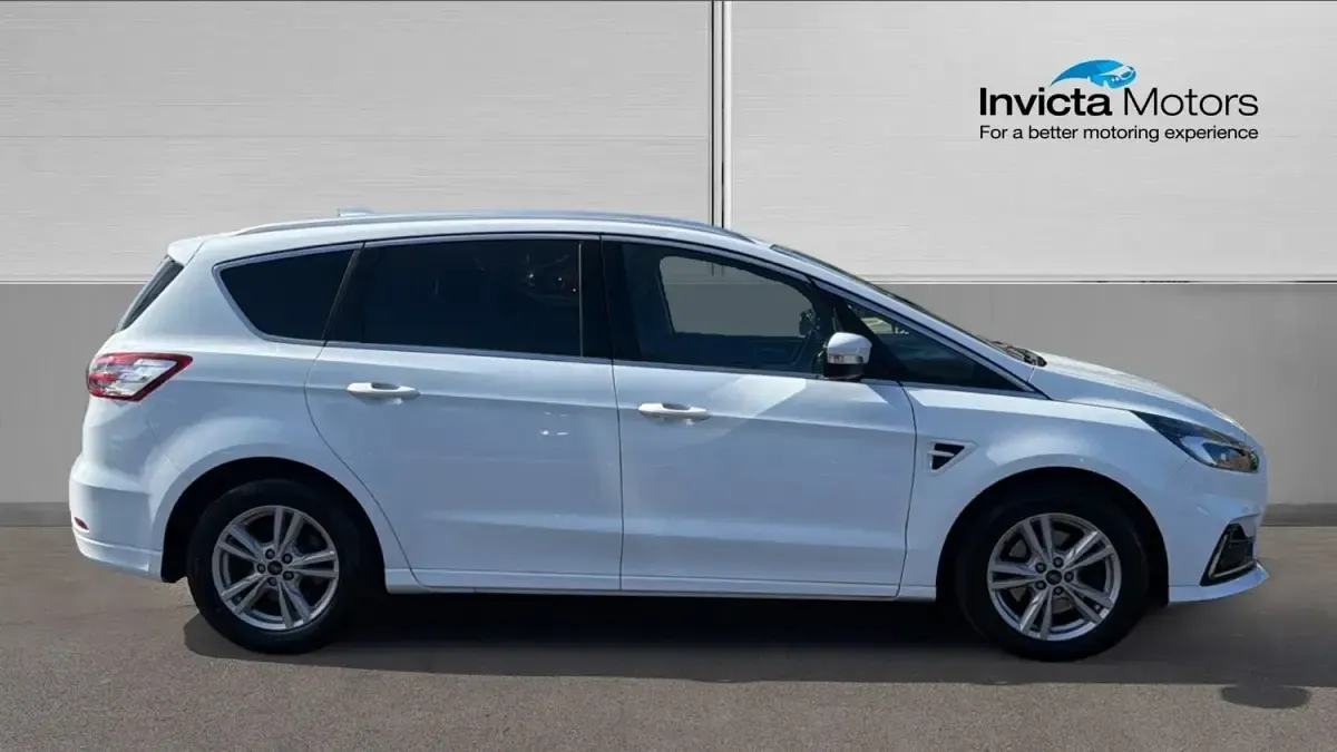 Używany Ford S-MAX Titanium 190 KM (139 kW) 2022 Biały Minivan