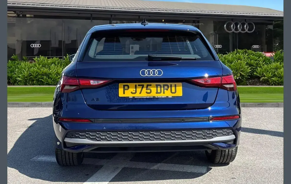Begagnad Audi A3 e-tron Sport 204 HK (150 kW) 2025 Blå Halvkombi