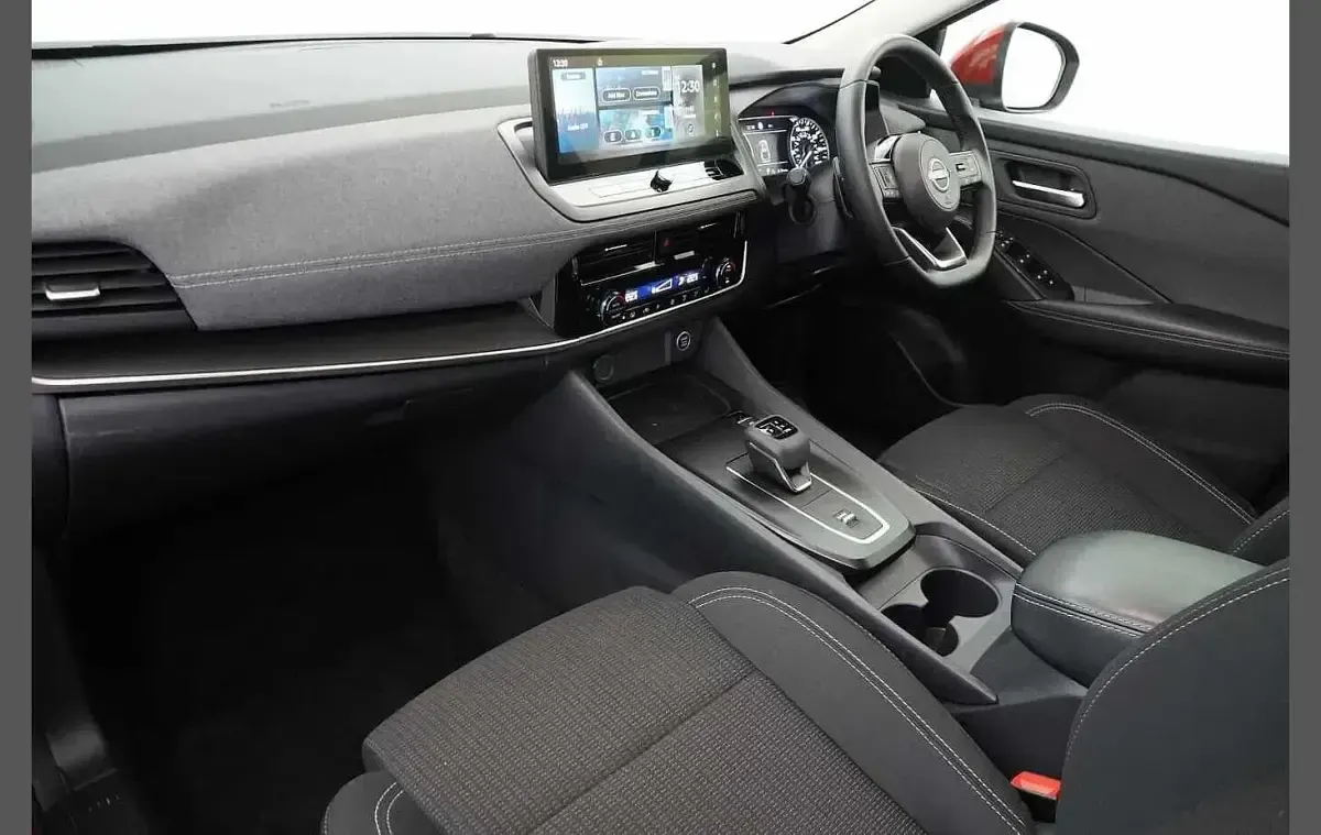 Used Nissan Qashqai Acenta Premium 155 HP (114 kW) 2025 Red SUV