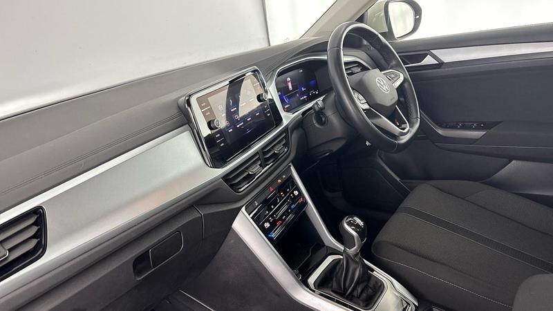 Used VW T-Roc Life 110 HP (80 kW) 2023 Grey SUV