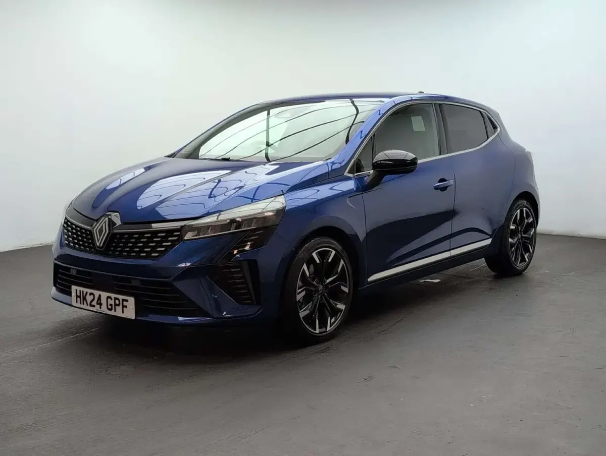 Used Renault Clio V Techno 140 HP (102 kW) 2024 Blue Hatchback