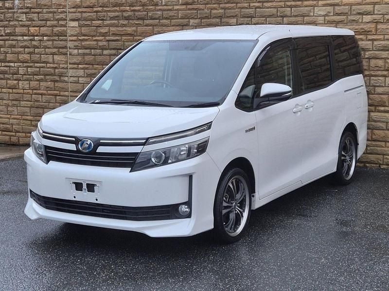 Used Toyota Voxy 2026 White