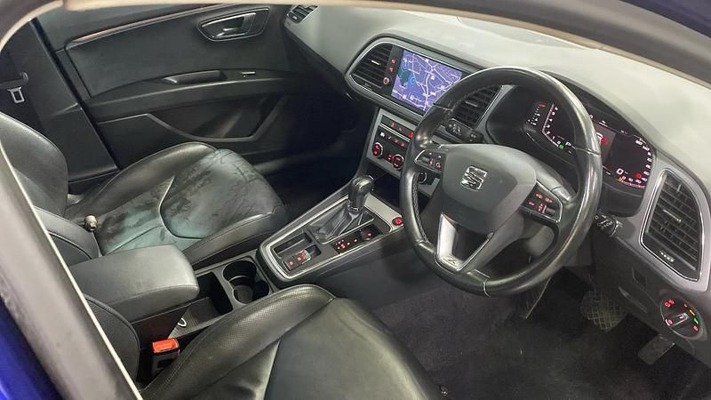 Used Seat Leon XCELLENCE Lux 150 HP (110 kW) 2020 Blue Hatchback