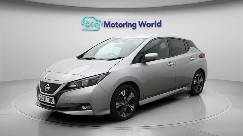 Used Nissan Leaf N-Connecta 110 kW (150 HP) 2021 Silver Hatchback