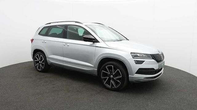 Brilliant silver metallic Used 2019 Skoda Karoq SUV | £19,990 (Fair price) - Image 1/4