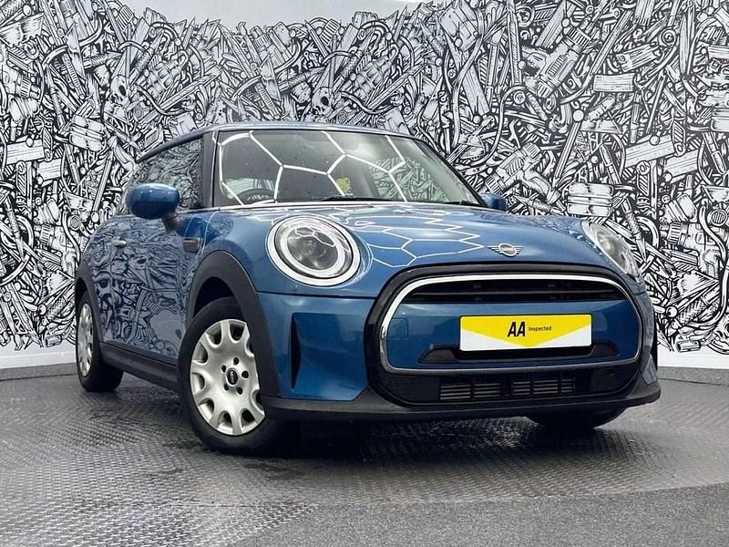 Used Mini ONE Classic 102 HP (75 kW) 2022 Blue Hatchback