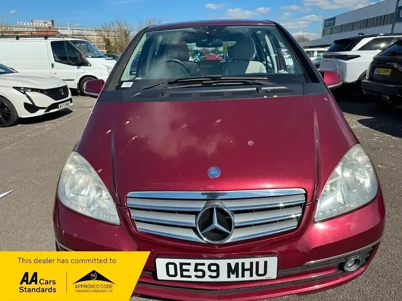 Used Mercedes A180 Elegance 109 HP (80 kW) 2010 Red Hatchback