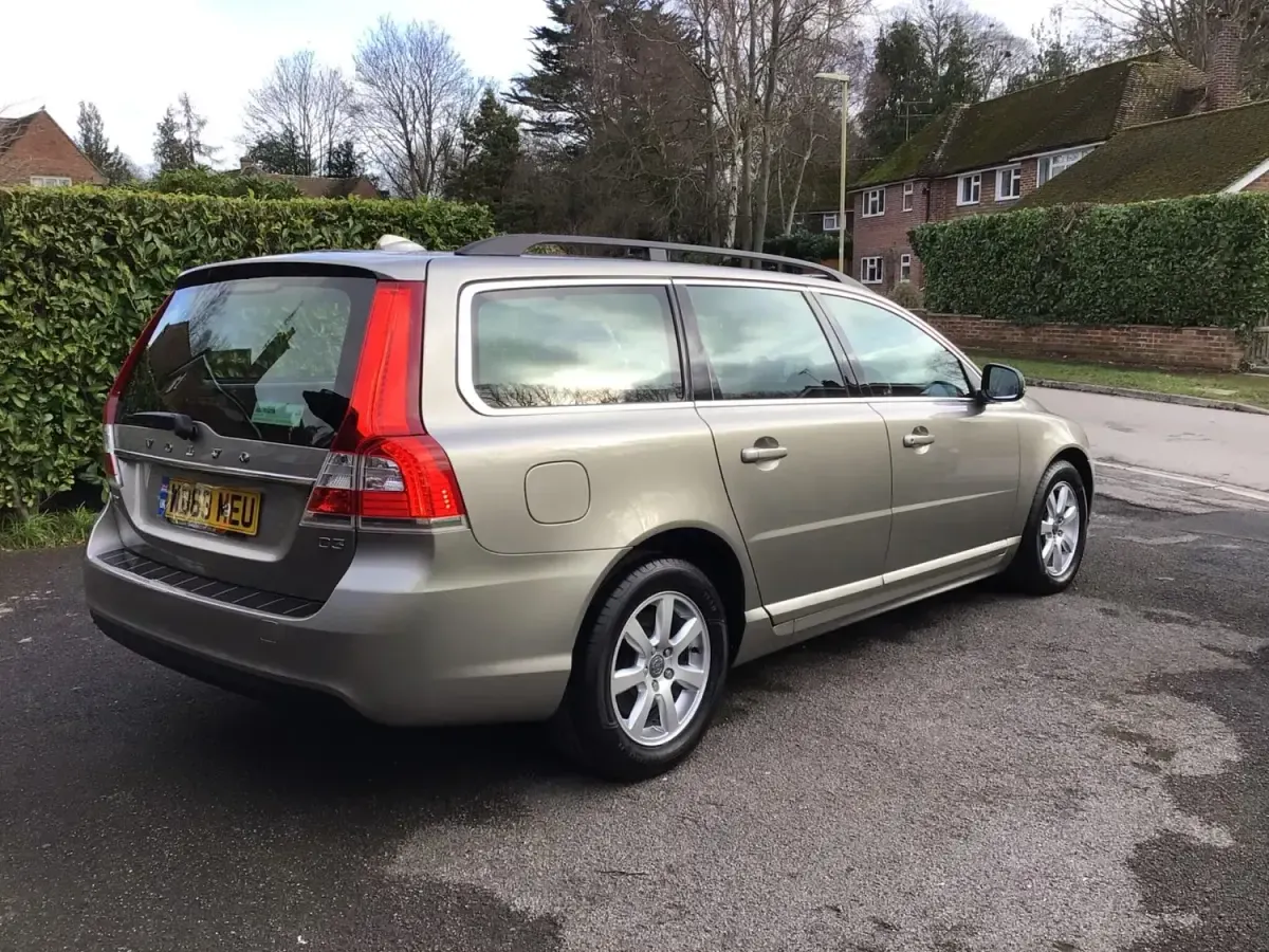 Used Volvo V70 Business Edition 2013 Silver Estate