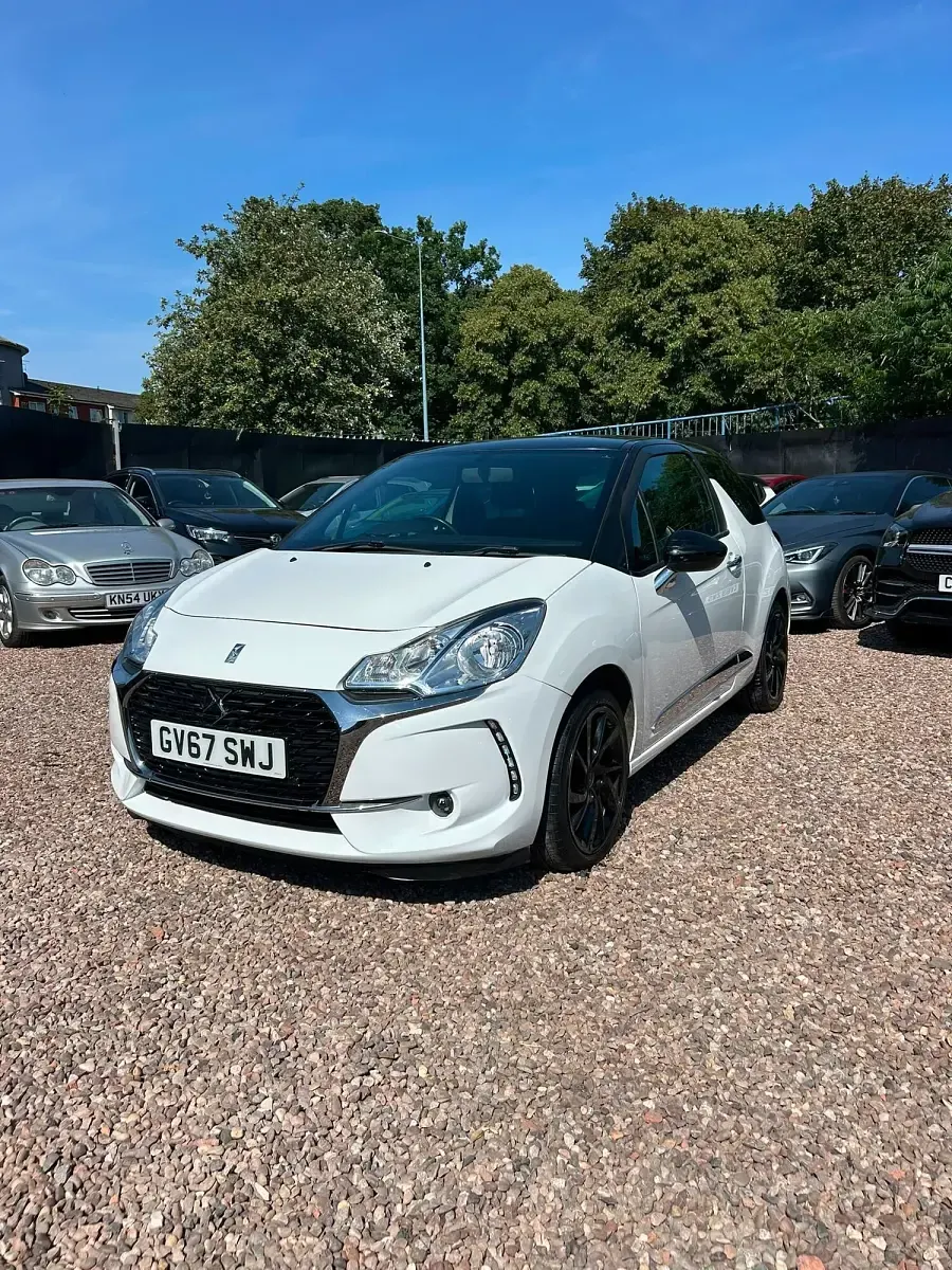 Used DS Automobiles DS3 Connected Chic 2018 White Hatchback