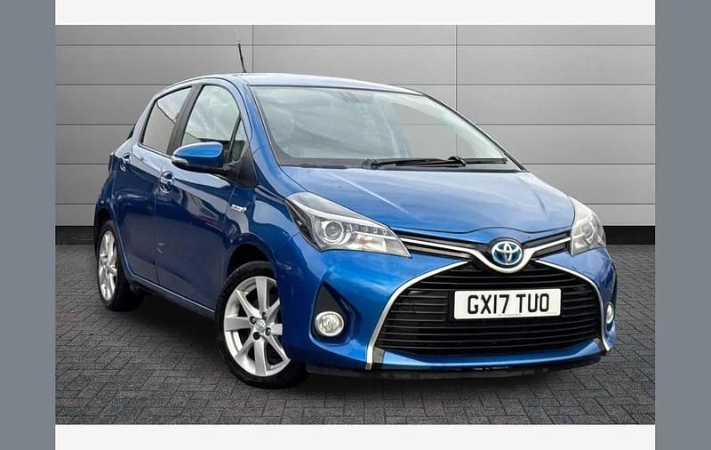 Blue Used 2017 Toyota Yaris Hybrid Hatchback | £10,050 (Fair price) - Image 1/3