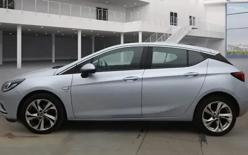 Usado Vauxhall Astra SRi 150 HP (110 kW) 2019 Citadino