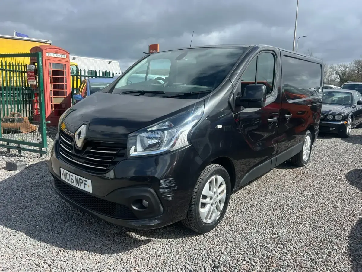 Begagnad Renault Trafic 2016 Svart Minibuss