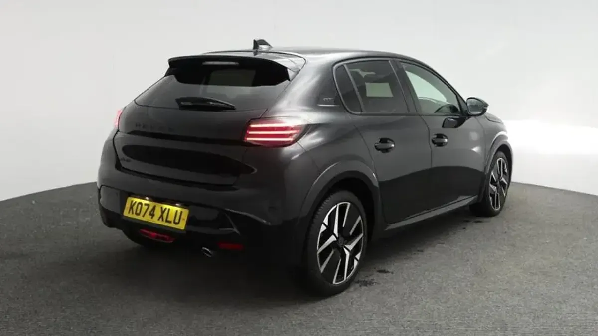 Gebraucht Peugeot 208 GTi 99 PS (72 kW) 2025 Schwarz Kleinwagen
