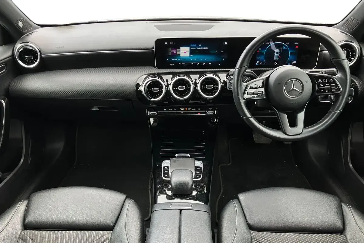 Used Mercedes A180 Active 136 HP (100 kW) 2019 Silver Hatchback