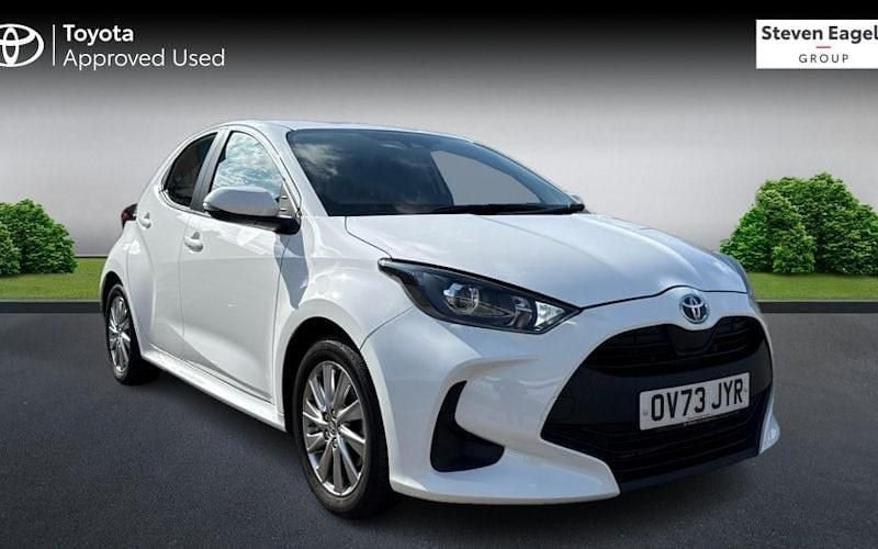 Used 2025 Toyota Yaris Hybrid Hatchback | £18,795 (Good price) - Image 1/4