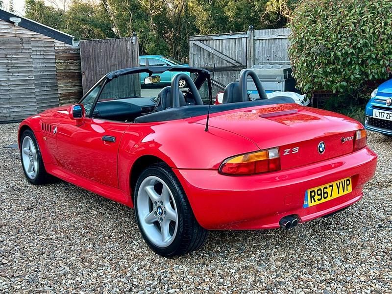 Used BMW Z3 193 HP (141 kW) 1997 Red Cabriolet
