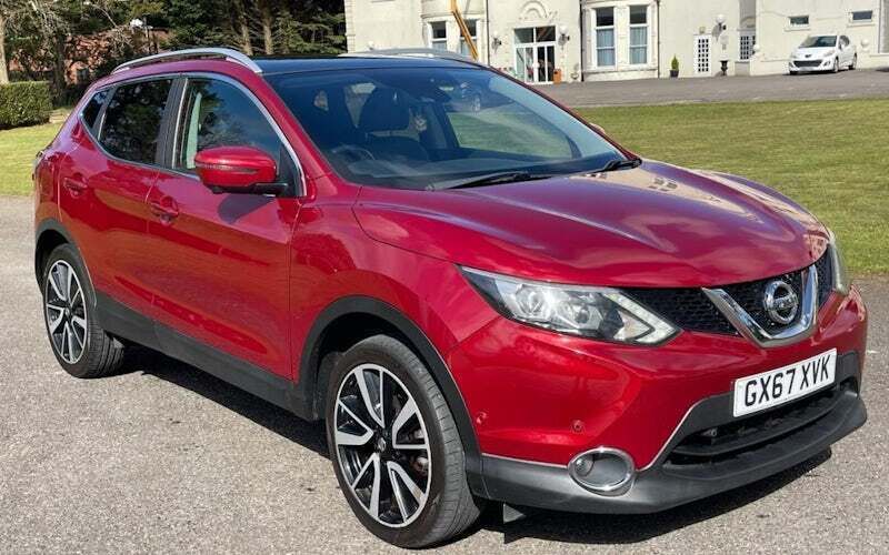 Red Used 2016 Nissan Qashqai Tekna SUV | £11,995 (Fair price) - Image 1/4