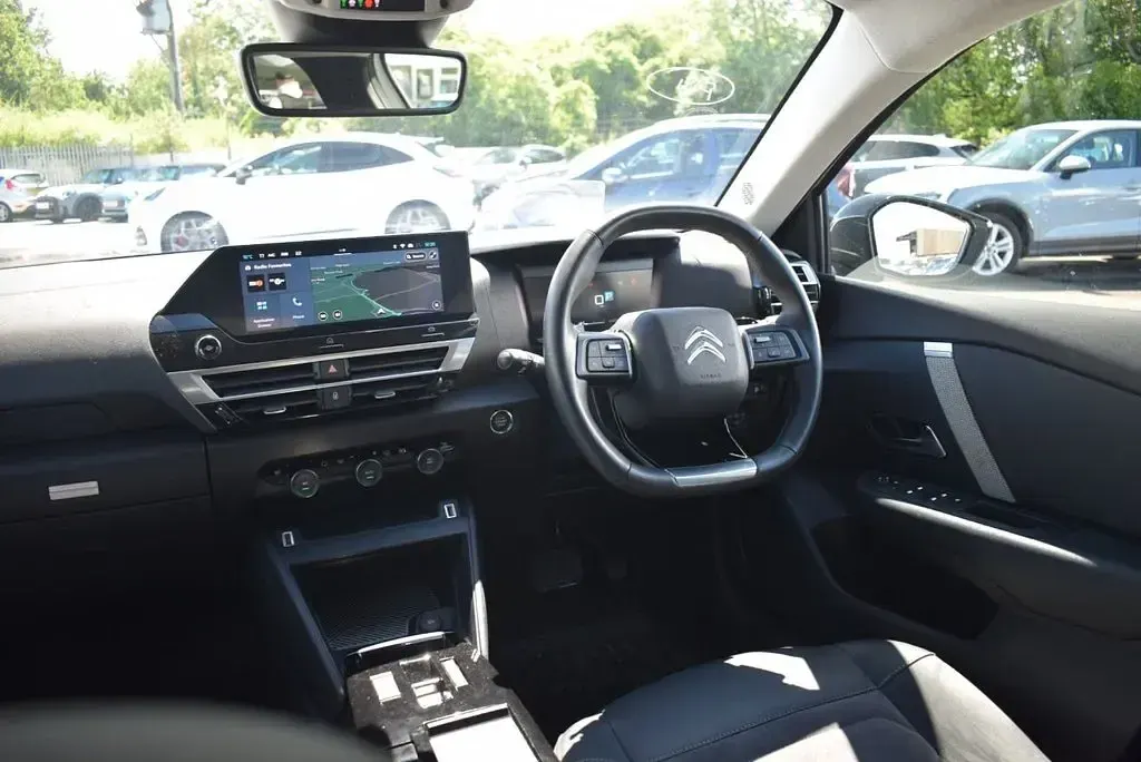 Used Citroën C4 PureTech 130 HP (95 kW) 2024 White SUV