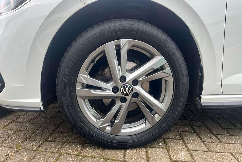 Used VW Polo R-line 95 HP (69 kW) 2022 White Hatchback