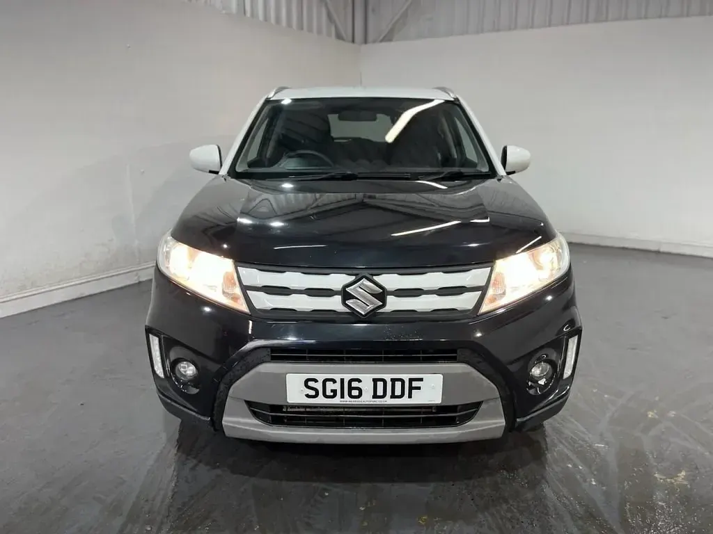 Usado Suzuki Vitara SZ-T 120 CV (88 kW) 2016 Negro SUV