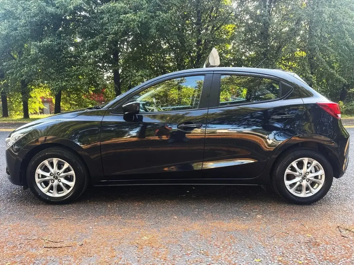 Used Mazda 2 75 HP (55 kW) 2016 Black Hatchback
