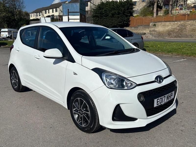 Begagnad Hyundai i10 SE 87 HK (63 kW) 2017 Vit Halvkombi