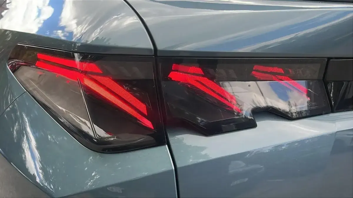 Gebraucht Peugeot 5008 GT 134 PS (98 kW) 2025 Blau SUV