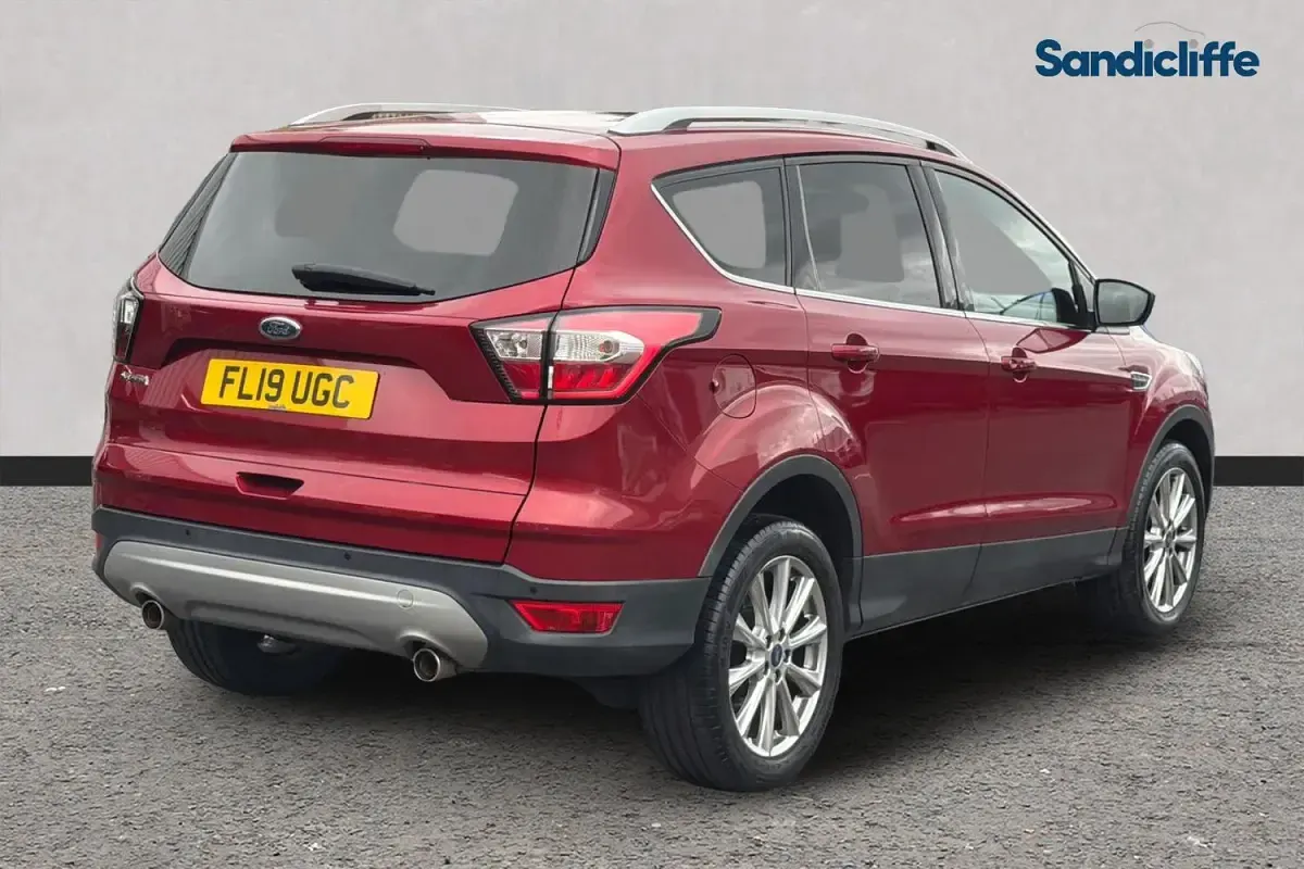 Used Ford Kuga Titanium 150 HP (110 kW) 2019 Red SUV
