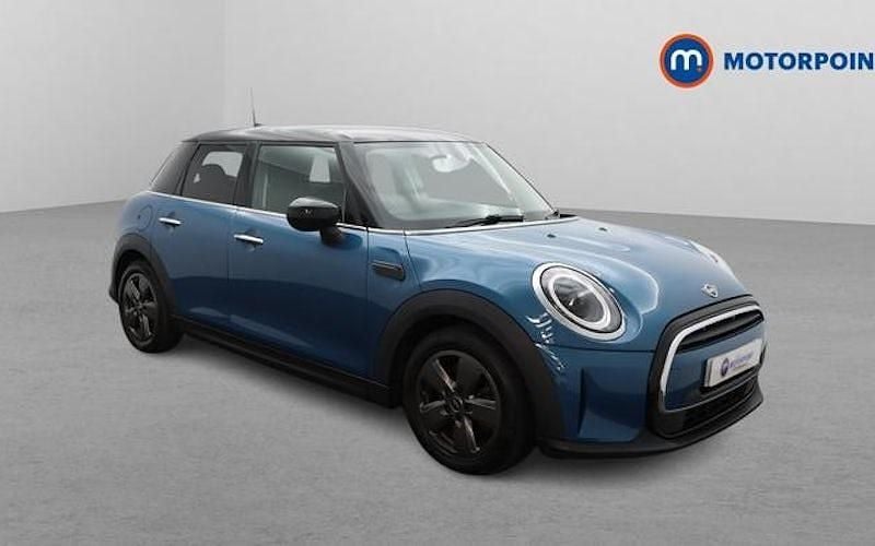 Usado Mini Cooper Classic 136 HP (100 kW) 2022 Citadino