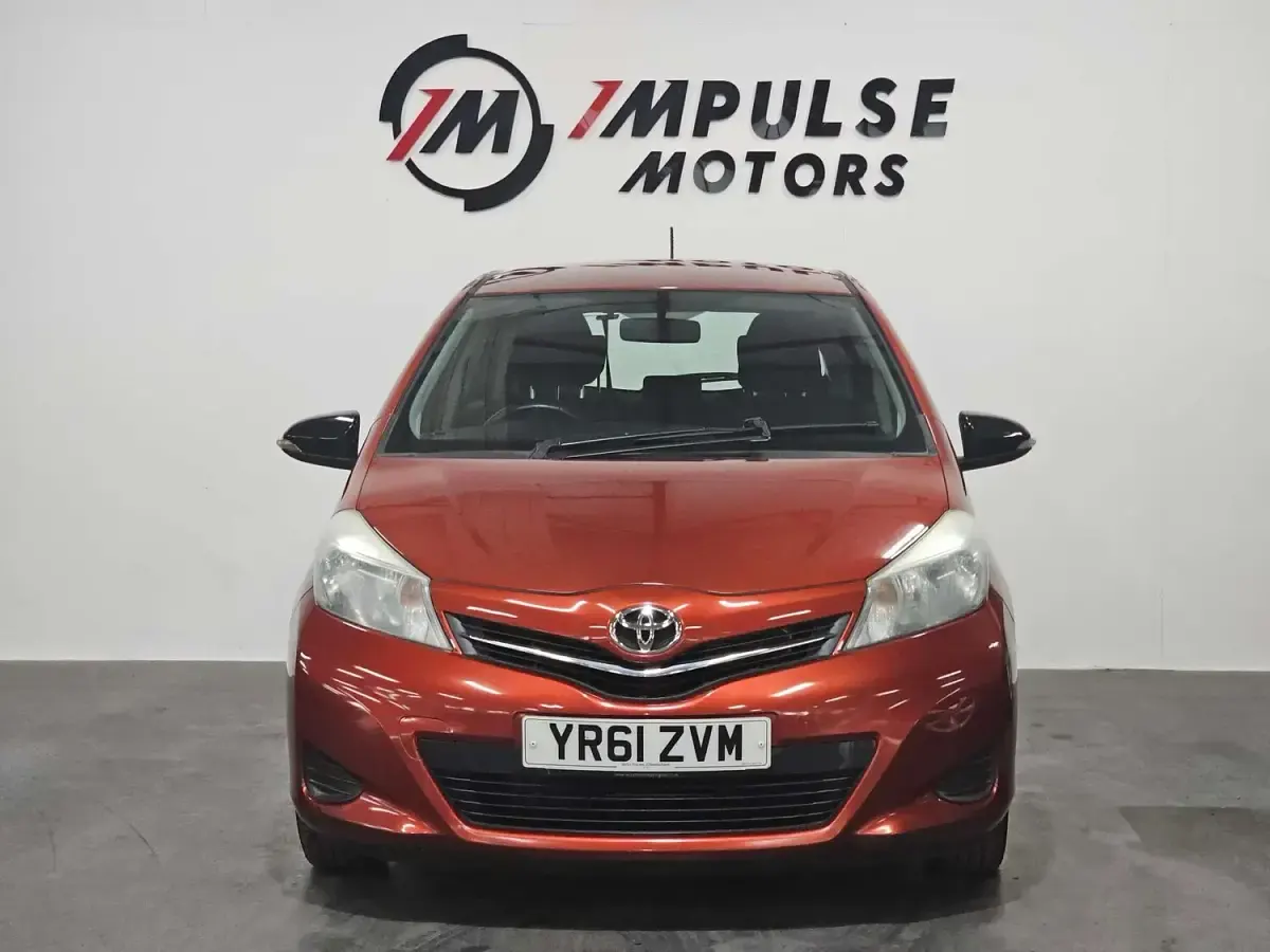 Used Toyota Yaris 2011 Red Hatchback