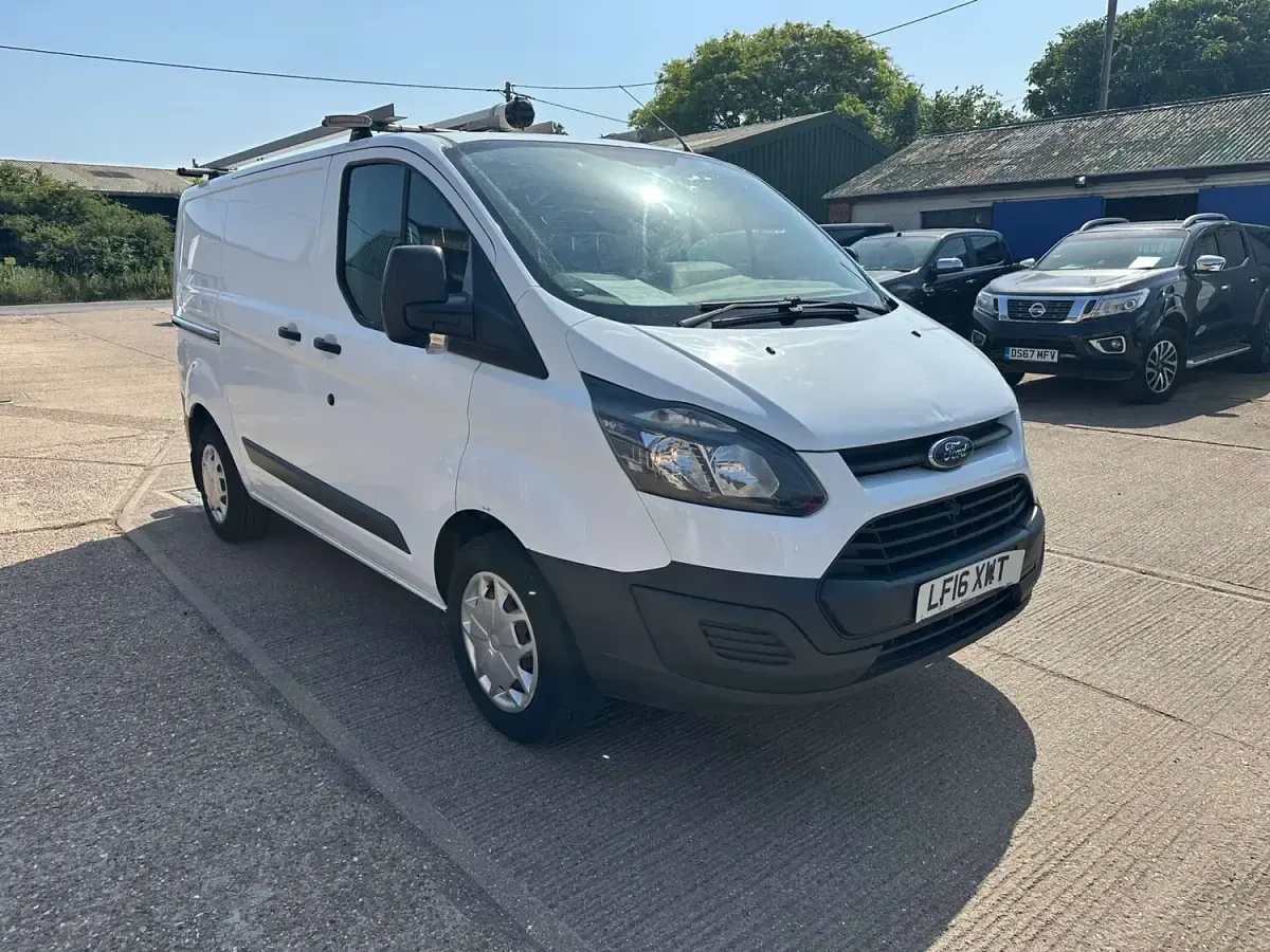 Used Ford Transit Custom 100 HP (73 kW) 2016 White Van