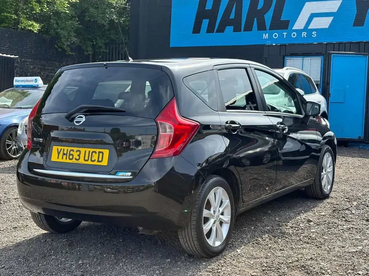 Used Nissan Note Tekna 90 HP (66 kW) 2013 Black Hatchback