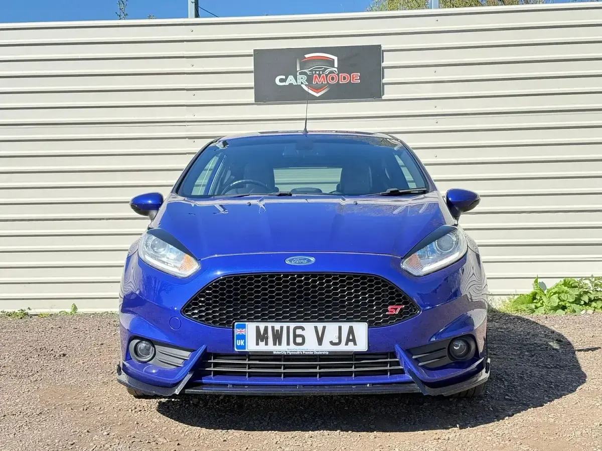 Used Ford Fiesta ST 182 HP (133 kW) 2016 Blue Hatchback