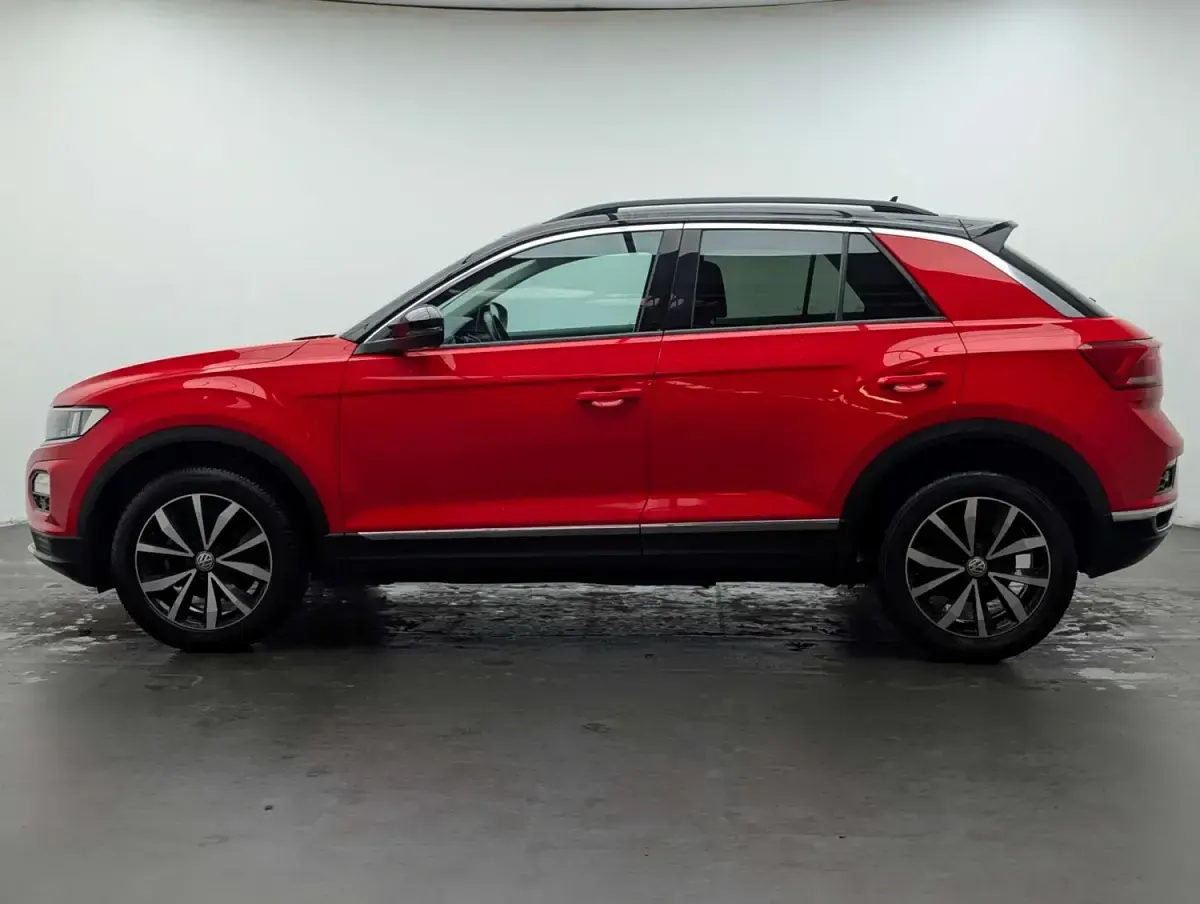 Usado VW T-Roc Design 115 HP (84 kW) 2019 Vermelho SUV