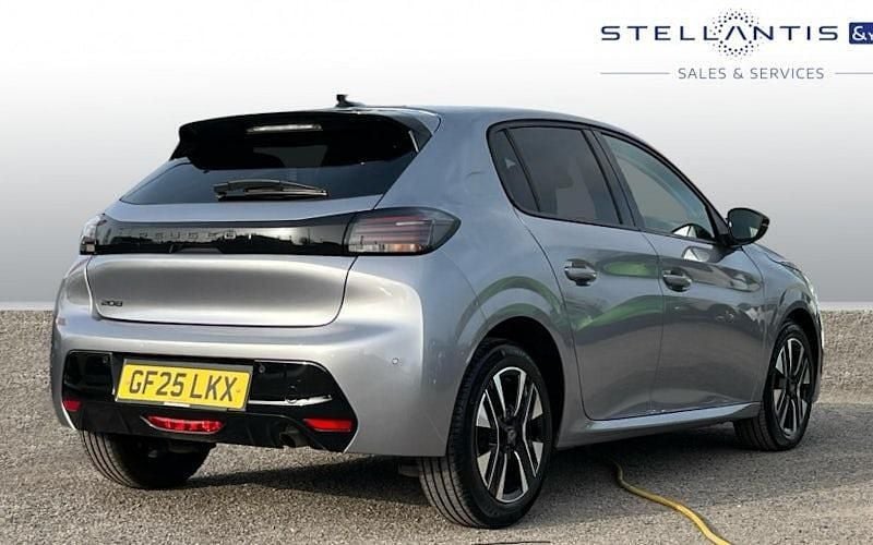 Used Peugeot 208 Allure 101 HP (74 kW) 2025 Hatchback