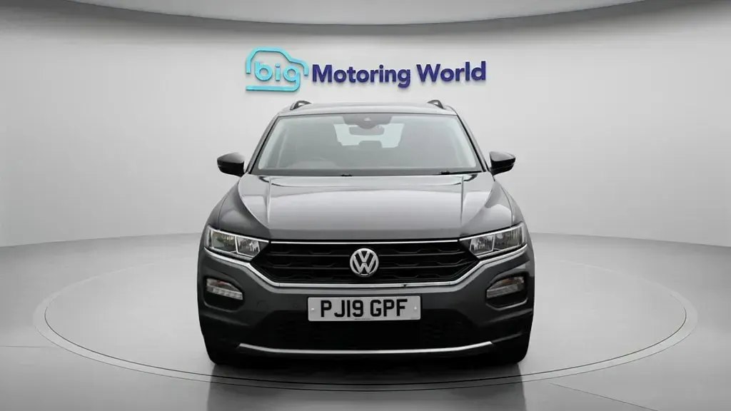 Used VW T-Roc SE 115 HP (84 kW) 2019 Grey SUV