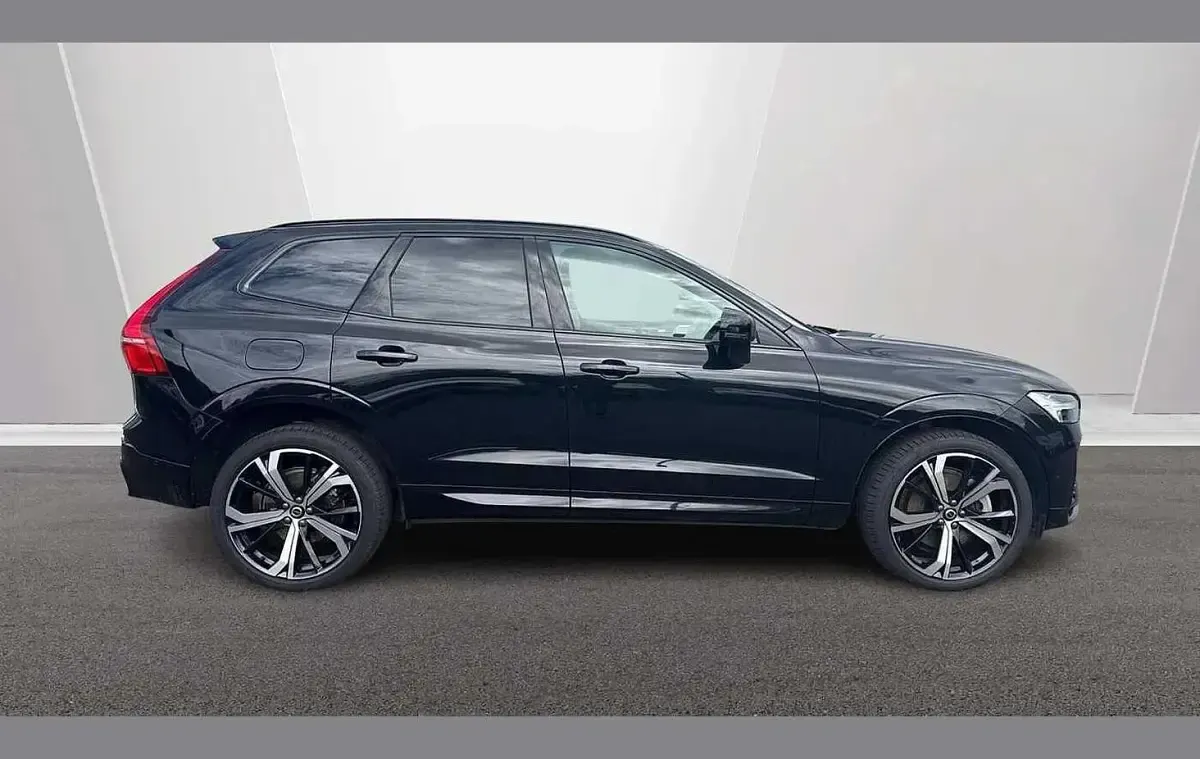 Used Volvo XC60 Ultra 247 HP (181 kW) 2025 Black SUV