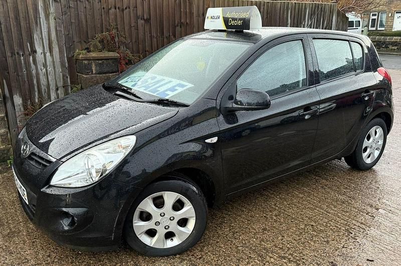 Black Used 2010 Hyundai i20 Comfort Hatchback | £1,995 (Good price) - Image 1/4