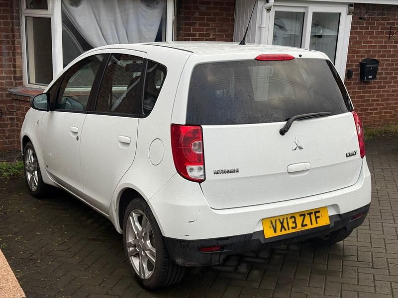 Used Mitsubishi Colt 2013 White Hatchback