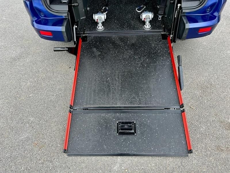 Used Ford Tourneo Connect 100 HP (73 kW) 2018 Blue MPV