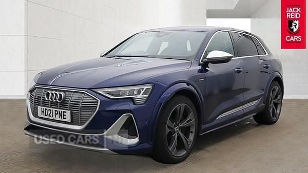 Usado Audi e-tron Advanced 369 kW (503 HP) 2021 Azul SUV