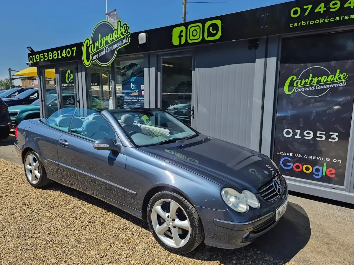 Used Mercedes CLK200 Avantgarde 2005 Blue Cabriolet