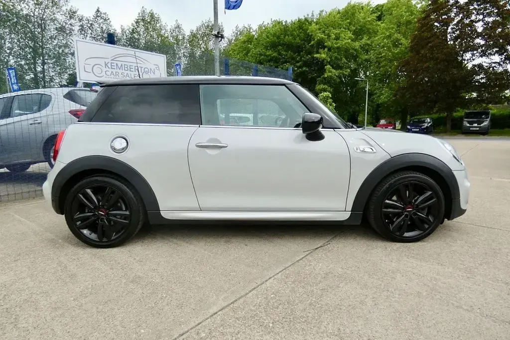 Used Mini Cooper S Hatch 192 HP (141 kW) 2019 Silver Hatchback
