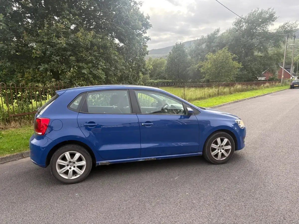 Used VW Polo SE 90 HP (66 kW) 2010 Blue Hatchback