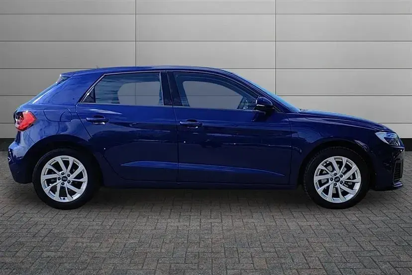 Usado Audi A1 Sport 116 CV (85 kW) 2024 Azul SUV